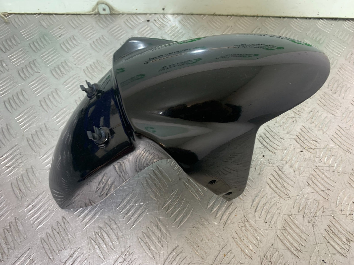 TRIUMPH 1050 SPEED TRIPLE FRONT MUDGUARD YEAR 2005-2007 (CMB1322)