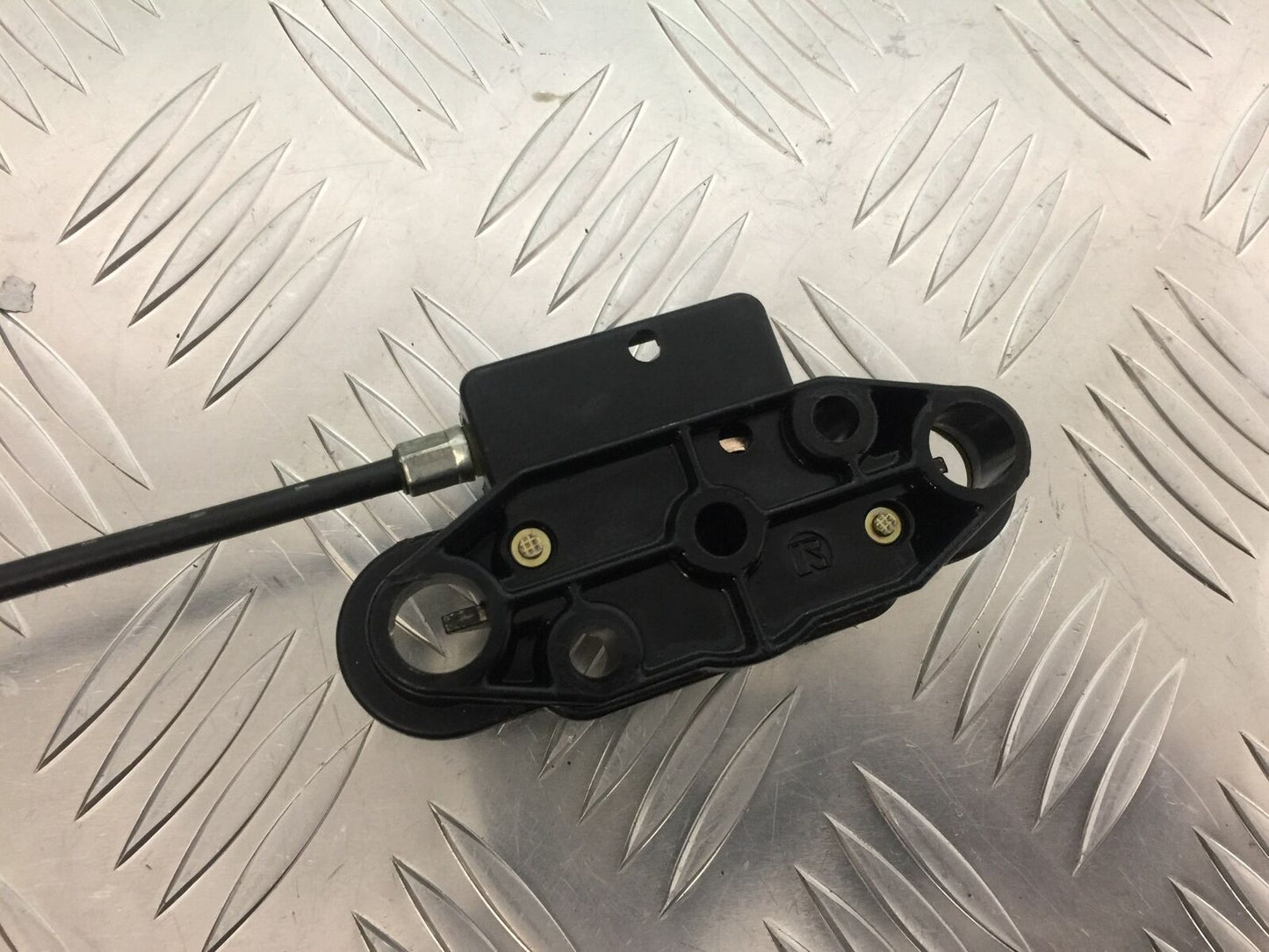 KAWASAKI ZX10R ZX10 SEAT CATCH YEAR 2004-2005 (STOCK 932)