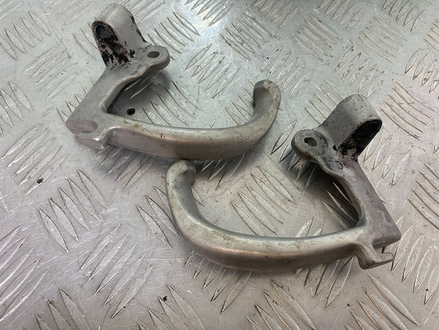 HONDA VFR750 VFR 750 FL-M-N-P GRAB RAILS YEAR 1990-93 (CMB1093)