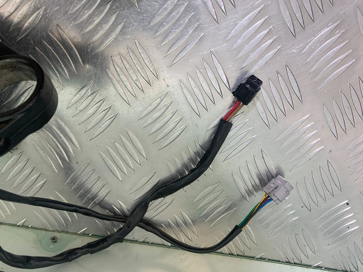 SUZUKI DL 650 V-STROM ECU LOCKS KEY YEAR 2016 (STOCK 996)