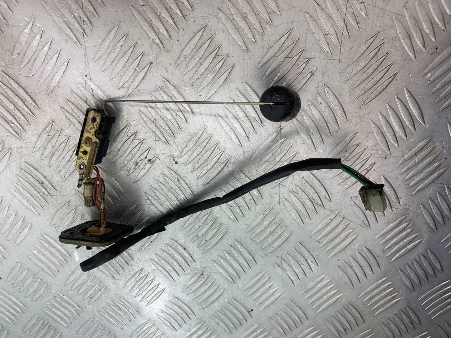 YAMAHA FZS600 FAZER 600 PETROL TANK SENDER YEAR 1998-2001 (CMB1267)