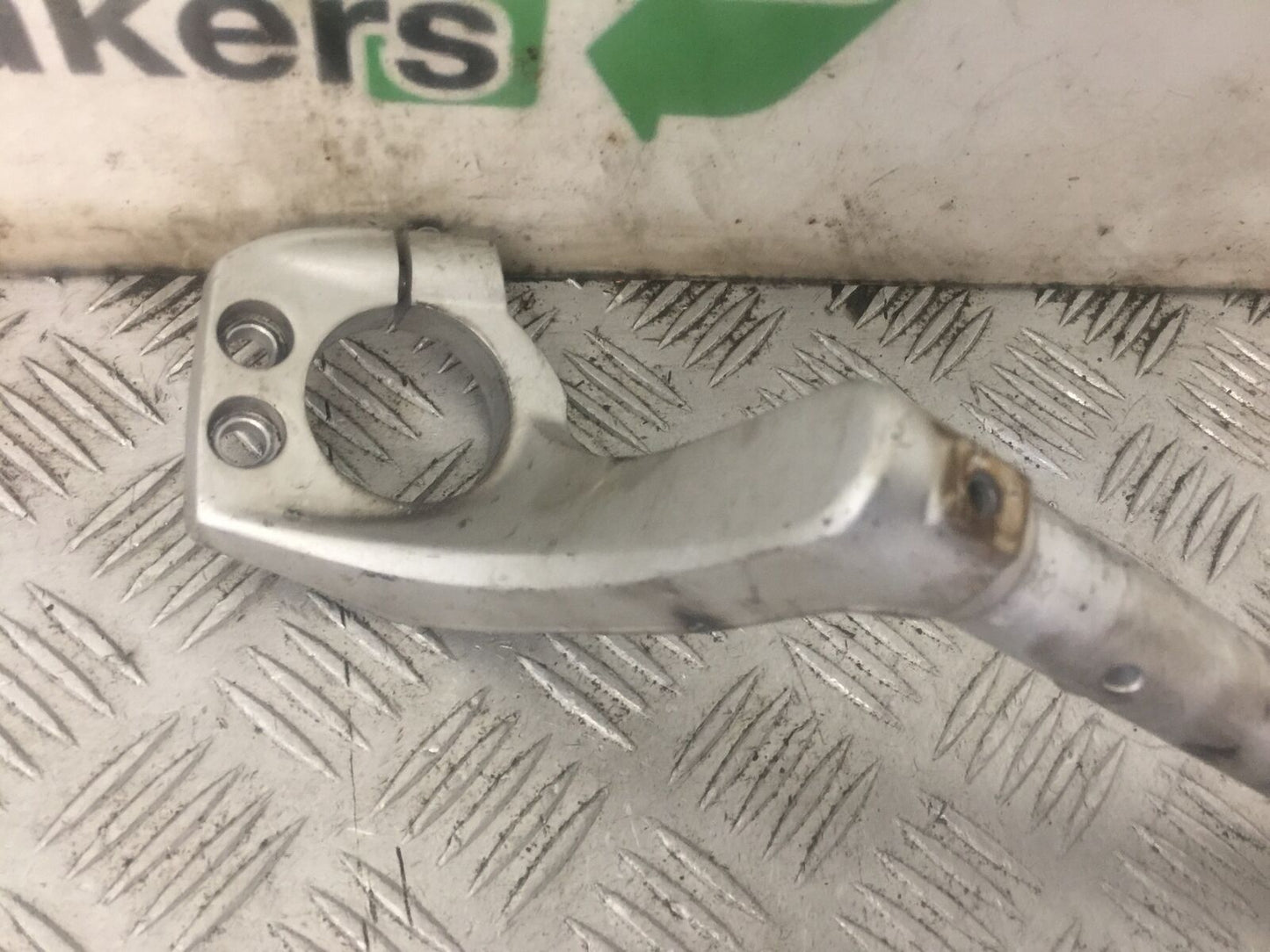 TRIUMPH 1050 SPRINT RIGHT HANDLEBAR YEAR 2004-2007 (STOCK 888)