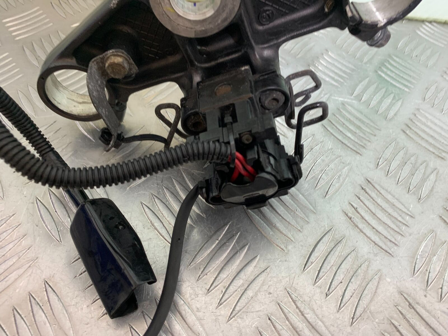HONDA CBR500R CBR 500 R IGNITION SWITCH KEY TOP YOKE YEAR 2012-16 (CMB1048)