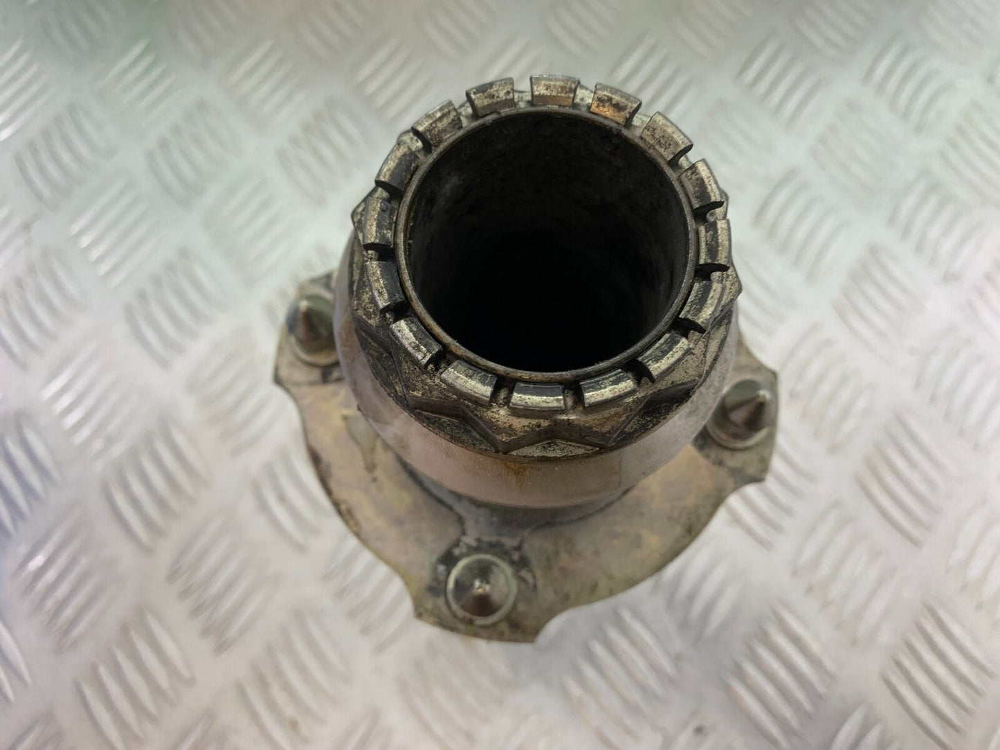 DUCATI 1199 PANIGALE SWINGARM HUB SHAFT YEAR 2012-2014 (CMB1047)