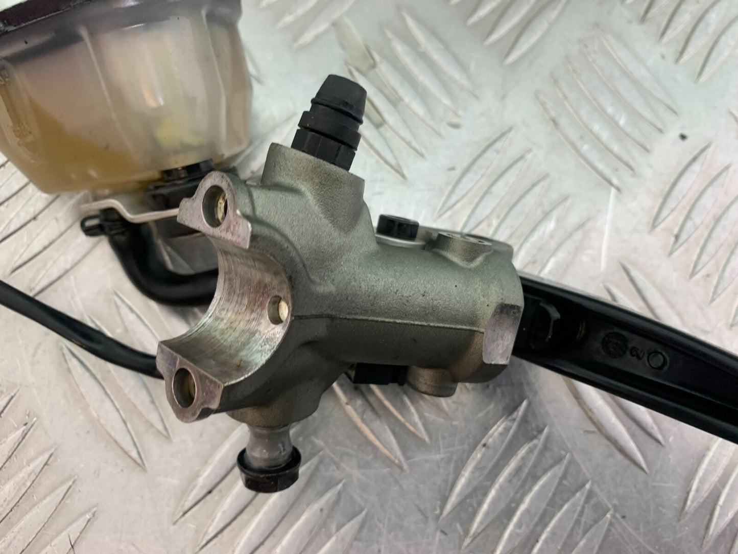 DUCATI STREETFIGHTER 848 FRONT BRAKE MASTER CYLINDER YEAR 2011-2016 (CMB1050)