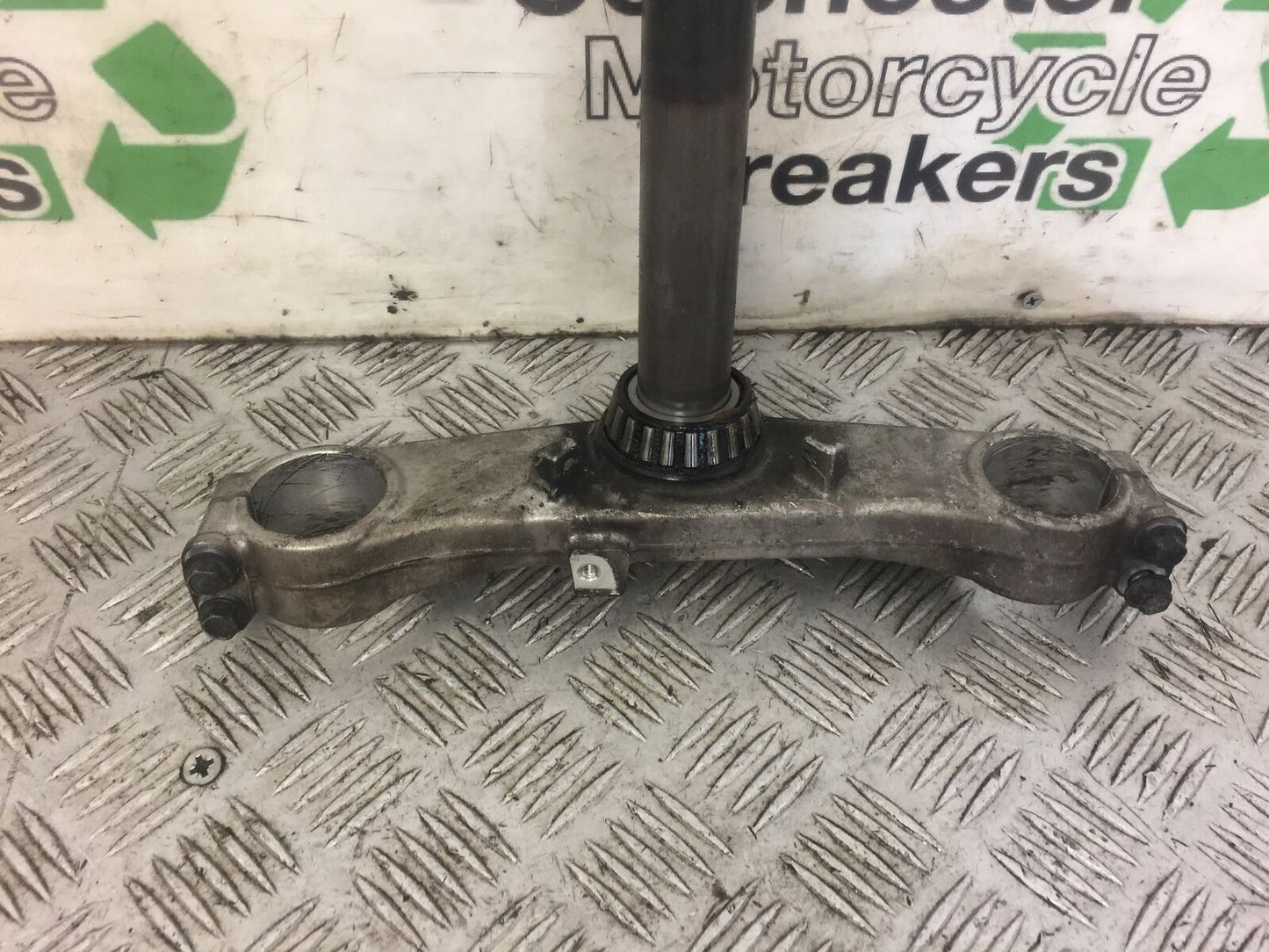 SUZUKI 650 BURGMAN BOTTOM YOKE YEAR 2006-2012 (STOCK 471)