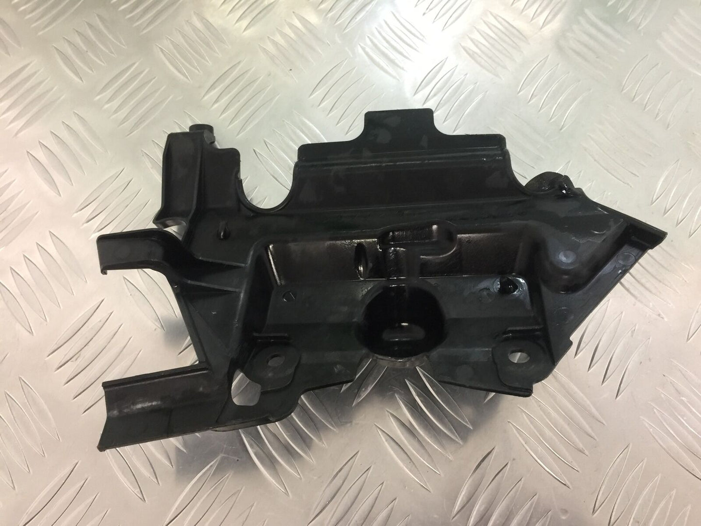 YAMAHA R6 INFILL COVER YEAR 2004-2005 (STOCK 931)
