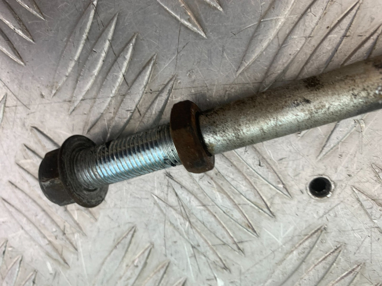 SINNIS HOODLUM 125 SWINGARM SPINDLE YEAR 2021-2025 (CMB1196)