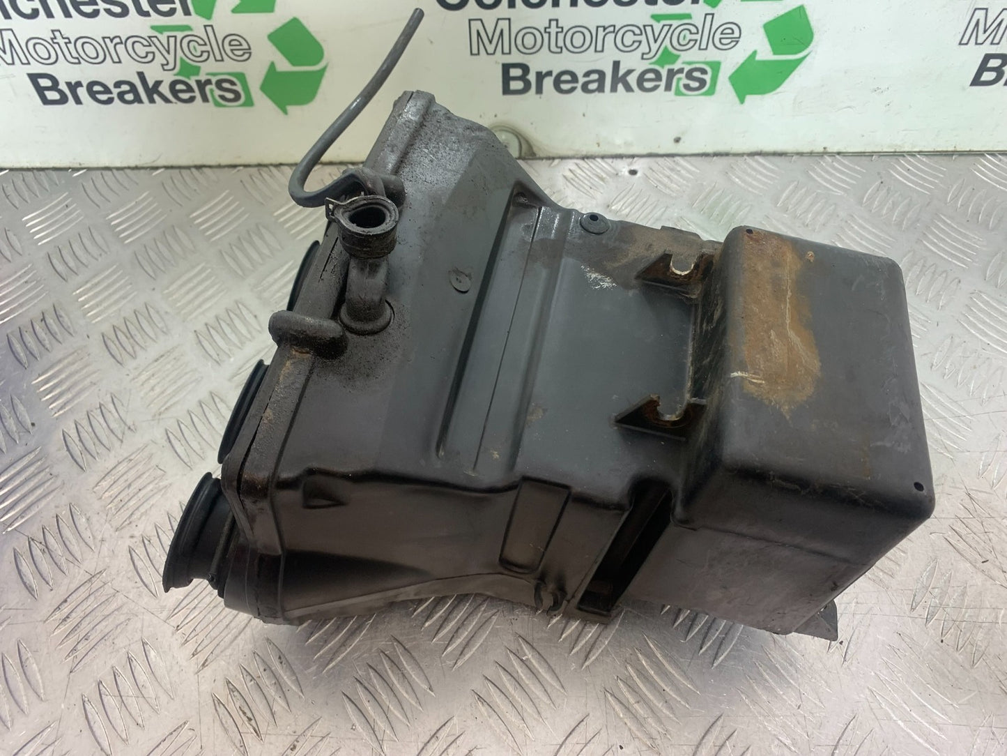 KAWASAKI GPZ600 GPZ 600 AIRBOX YEAR 1988-90 (CMB1258)