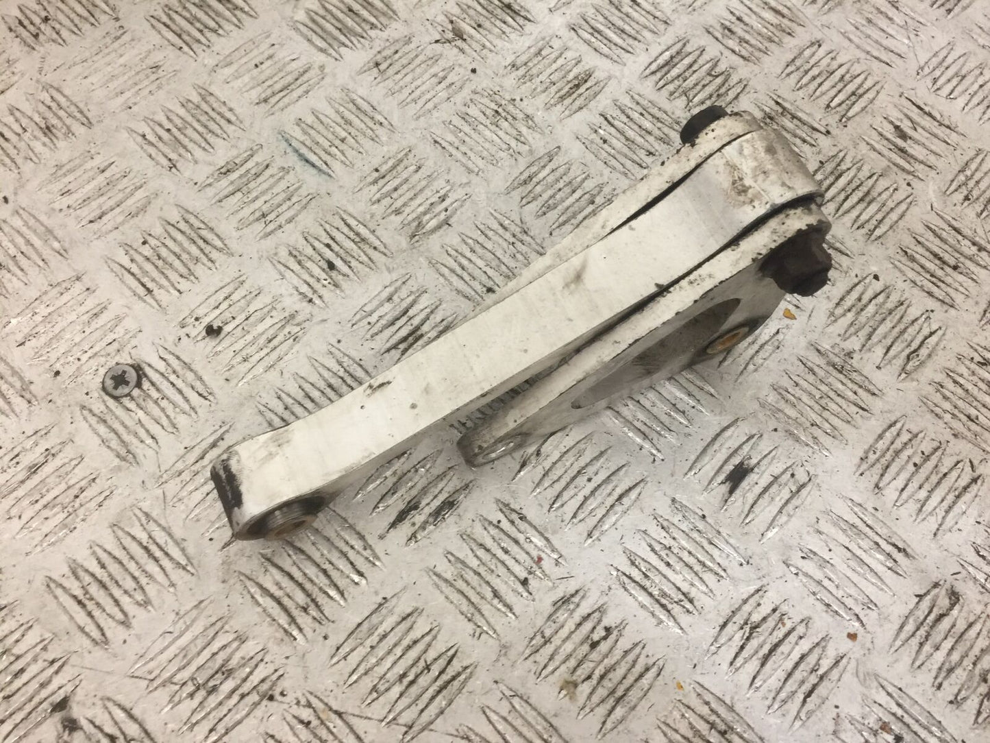 YAMAHA YZF R1 4XV REAR SHOCK LINKAGE YEAR 1998-99 (STOCK 771)