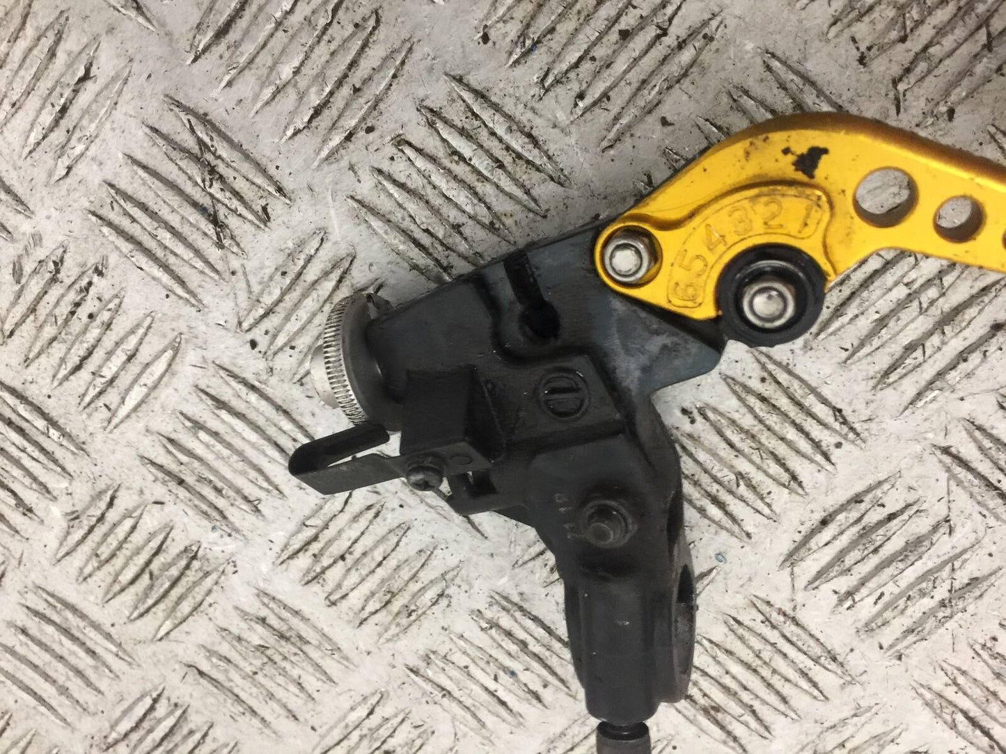TRIUMPH 675 DAYTONA CLUTCH LEVER AND BRACKET YEAR 2006-2008 (STOCK 789)
