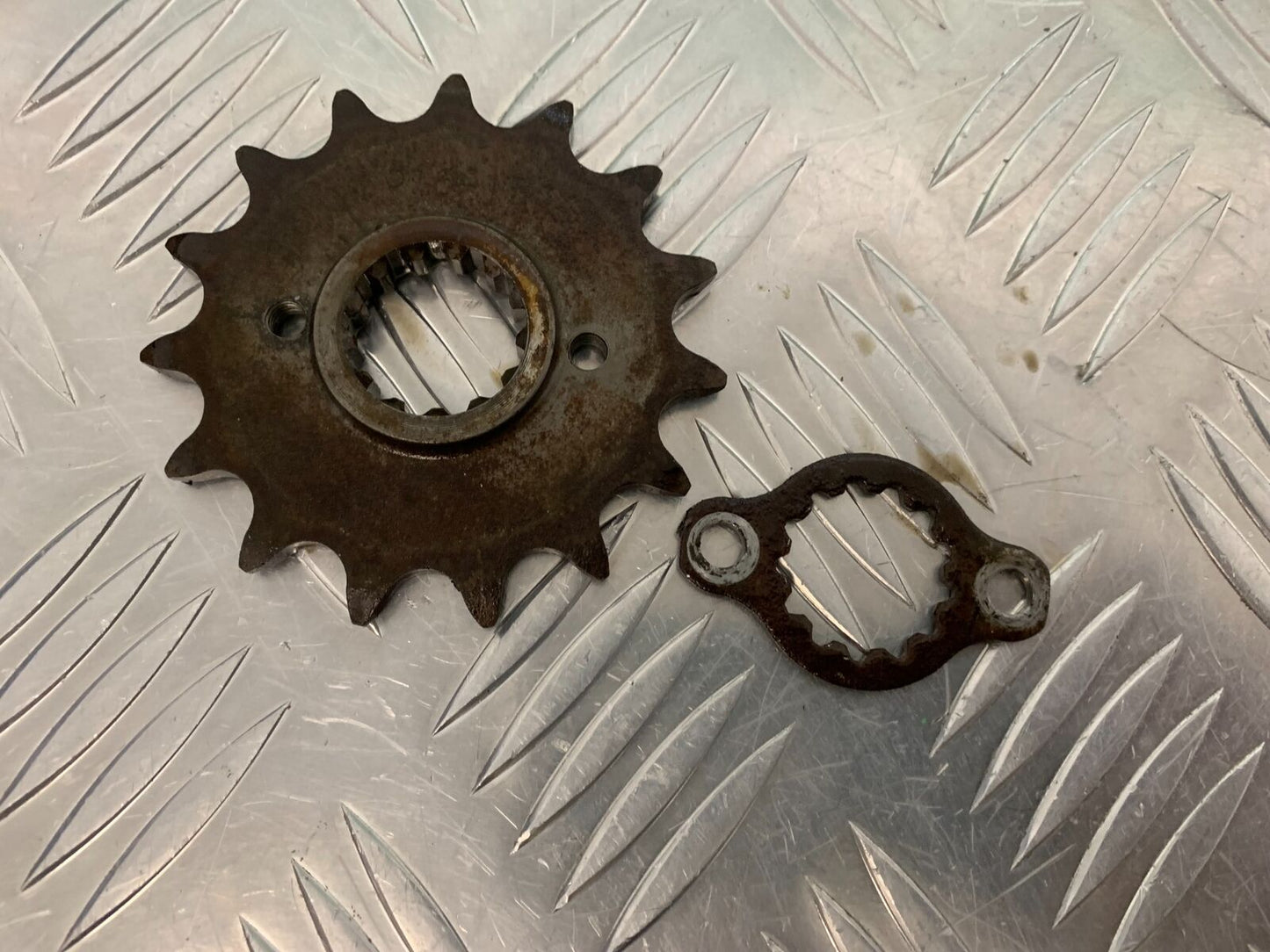 KAWASAKI KLR250 KLR 250 FRONT SPROCKET YEAR 1984-2001 (STOCK 980)