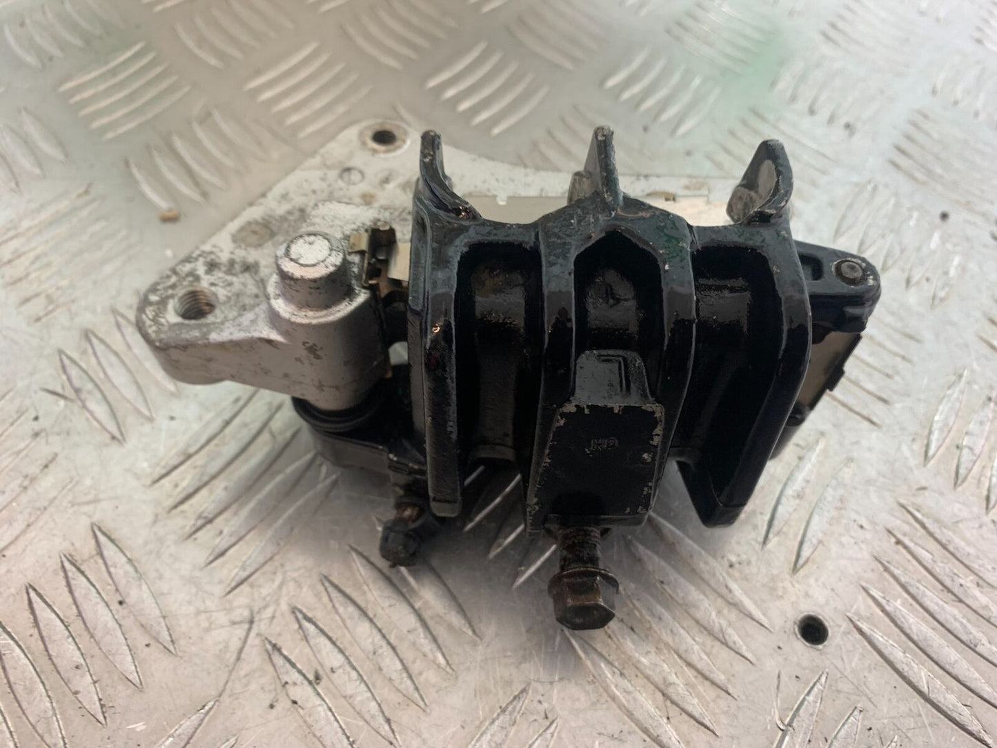 HONDA VFR750 VFR 750 FL-M-N-P REAR BRAKE CALIPER YEAR 1990-93 (CMB1093)