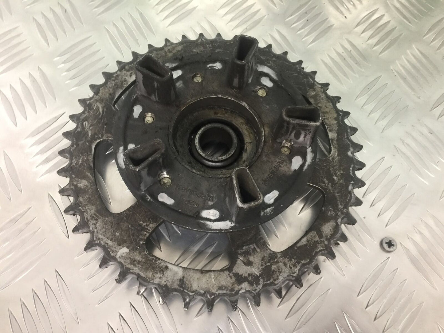 KAWASAKI ZX12R ZX12 R REAR SPROCKET CARRIER YEAR 2000 (STOCK 913)