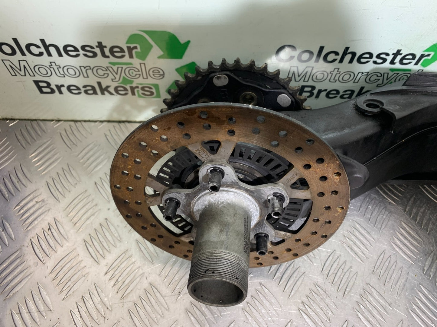 KTM 1290 SUPER DUKE R SWINGARM HUB CARRIER DISC YEAR 2020-2024 (CMB1272)