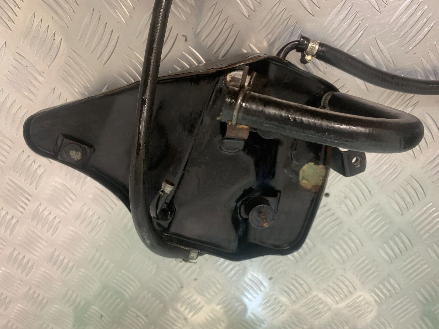 HARLEY DAVIDSON XL53C XL883 OIL TANK YEAR 2001 (STOCK 960)