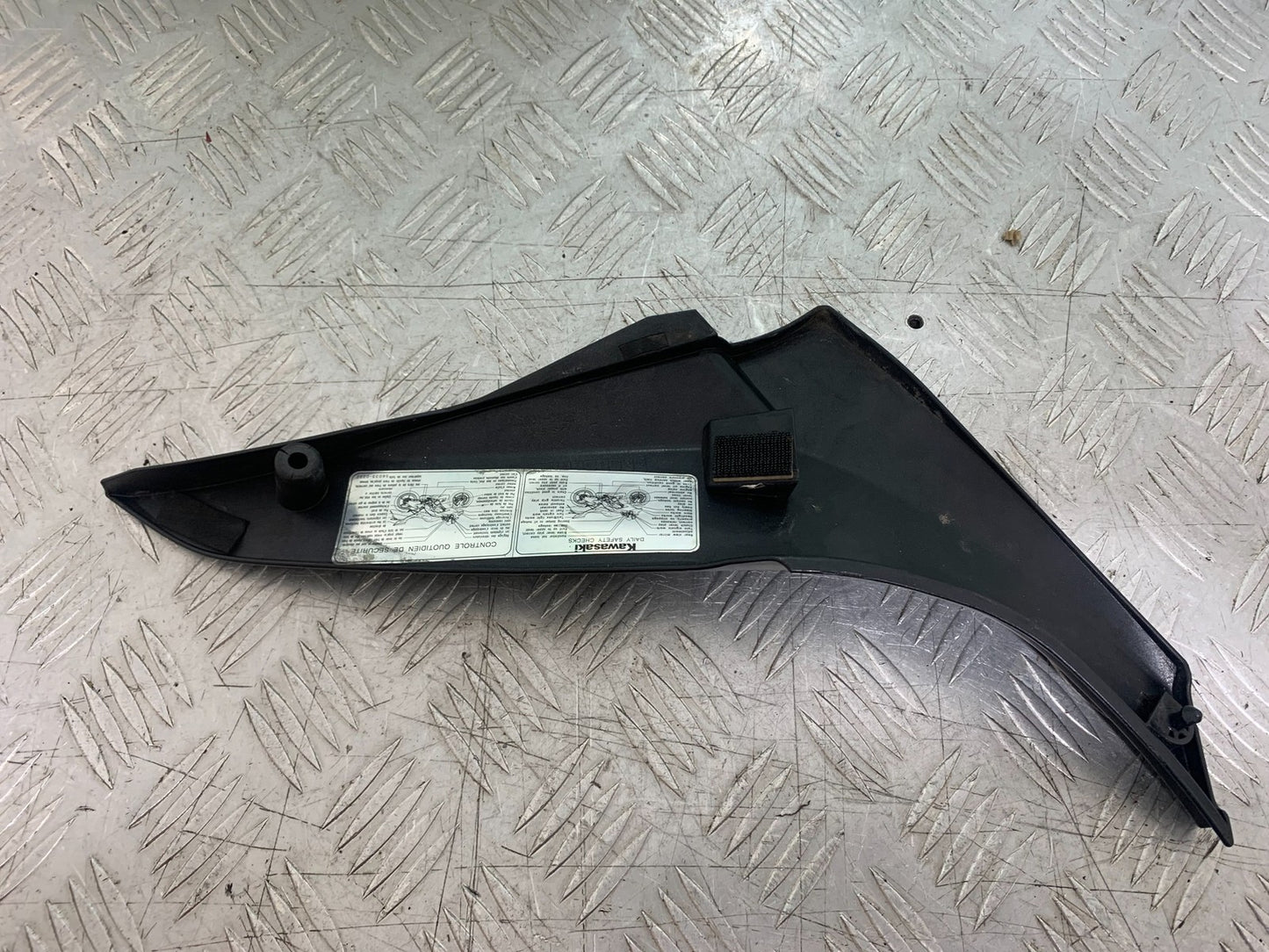 KAWASAKI ZX10R ZX10 R LEFT INFILL PANEL 2008-2010 (CMB1206)