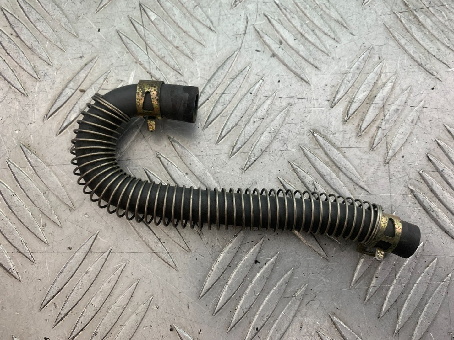 KAWASAKI ZX9R ZX9 E1 PETROL PUMP PIPE YEAR 2000-01 (CMB1171)