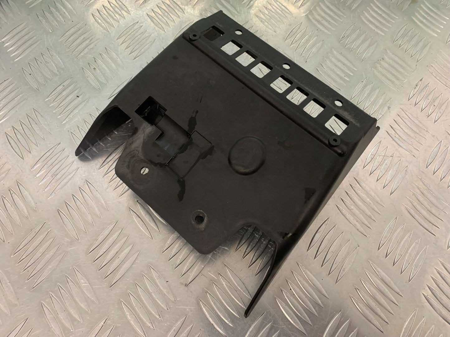 APRILIA RSV1000 R MILLE UNDERTRAY YEAR 2004-2009 (STOCK 977)
