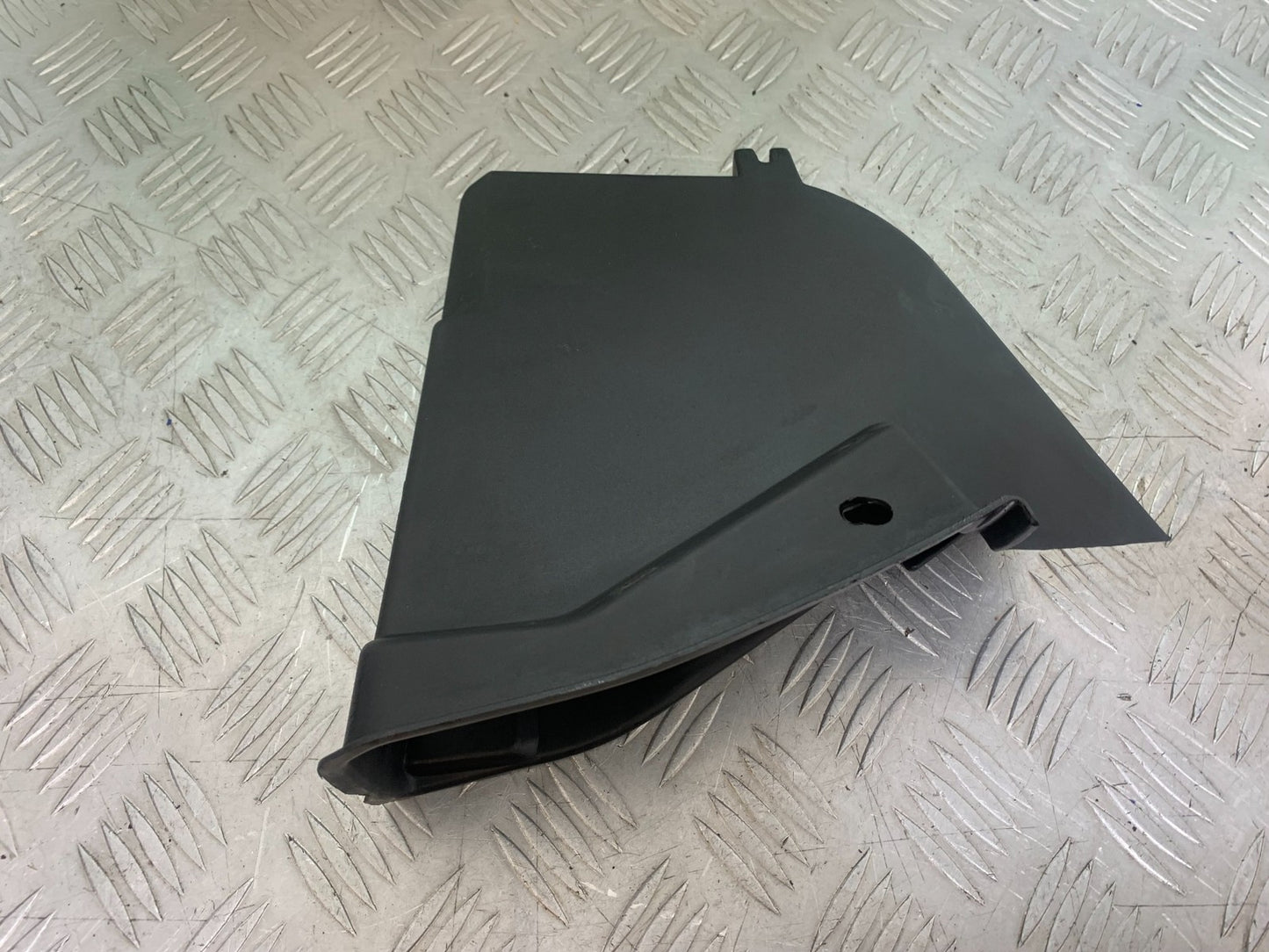 TRIUMPH 1050 SPRINT ST RIGHT FAIRING POCKET YEAR 2004-2007 (CMB1197)