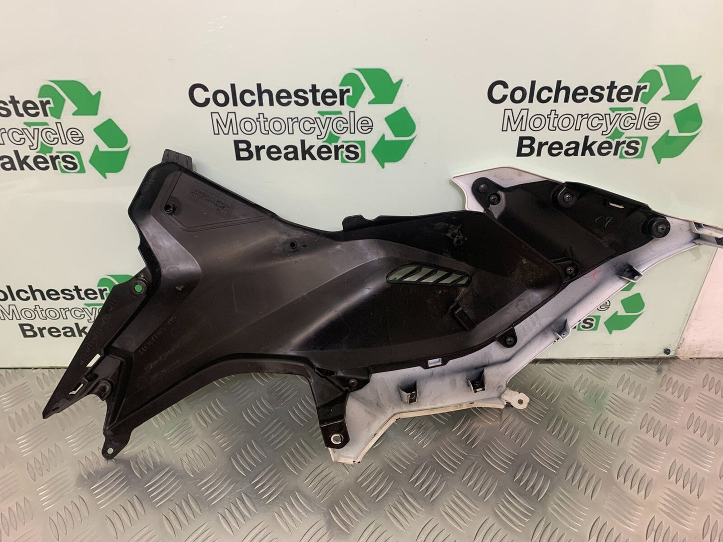 HONDA NC750 NC 750 X RIGHT SIDE FAIRING PANEL 2014-2016 (STOCK 945)