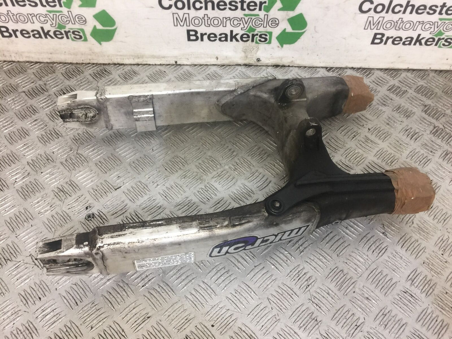 HONDA VTR1000 VTR 1000 FIRESTORM SWINGARM YEAR 1998 (STOCK 675)
