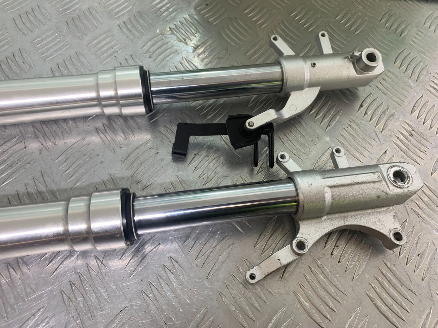 BENELLI TORNADO TNT 125 FORKS YEAR 2024 (CMB1090)