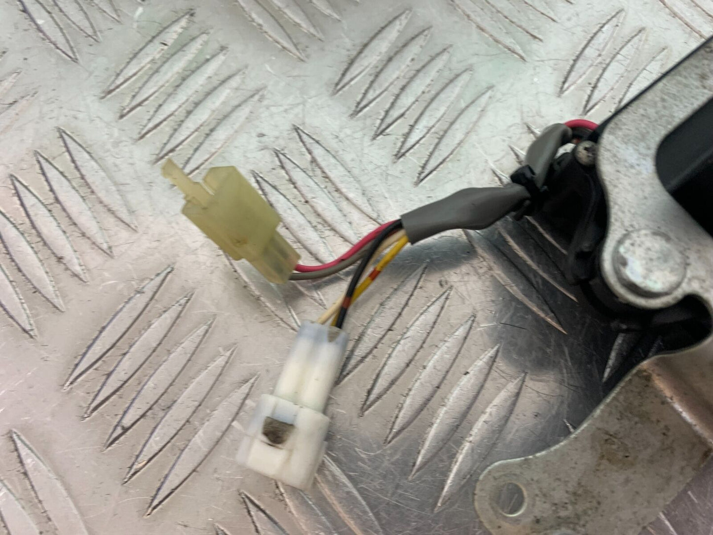 KAWASAKI ZX6R ZX6 R SERVO MOTOR YEAR 2007 2008 (CMB1002)