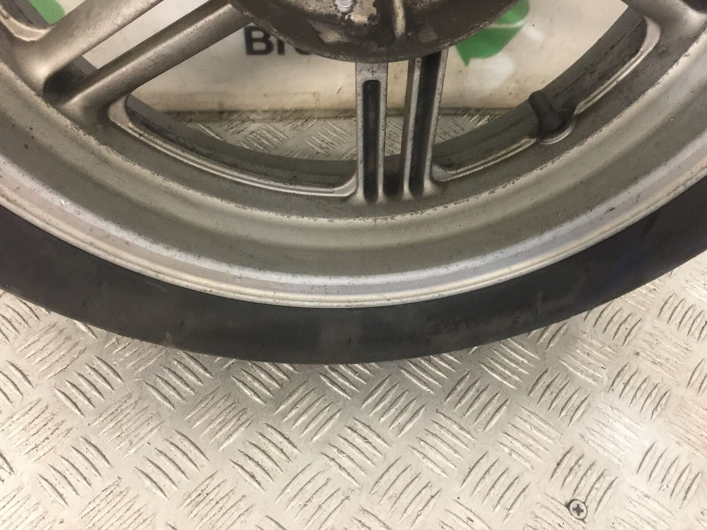 HONDA CBF600 CBF 600 REAR WHEEL YEAR 2004 -07 (STOCK 909)