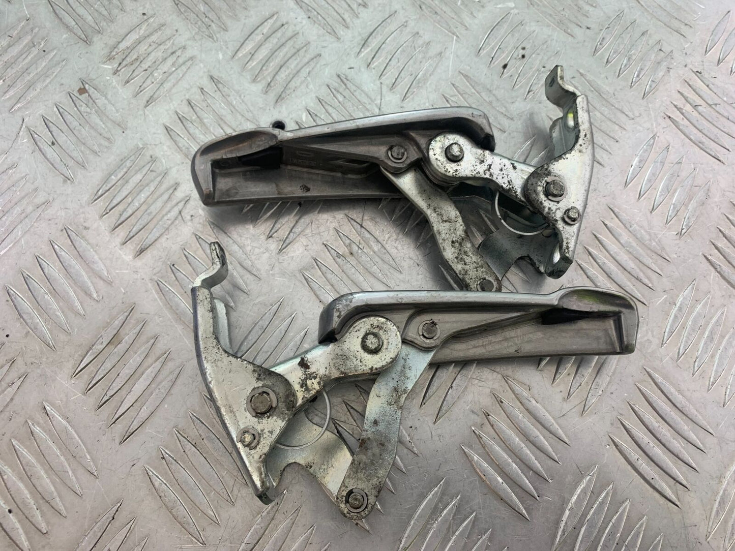 PIAGGIO VESPA GTS 300 FOOTPEGS YEAR 2010 (CMB1062)