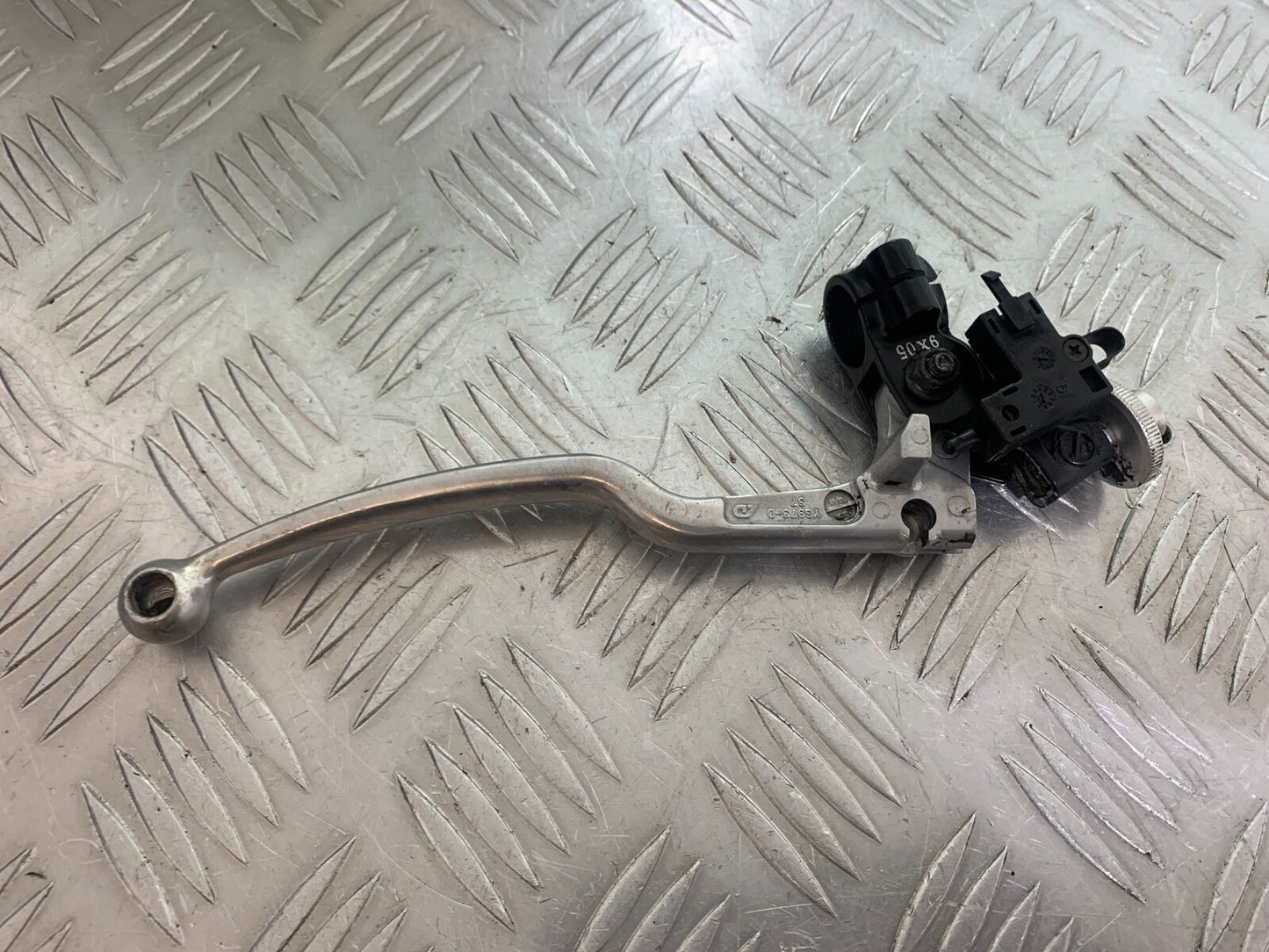 YAMAHA XJ6 XJ6-S CLUTCH LEVER AND BRACKET YEAR 2009-2015 (CMB1070)