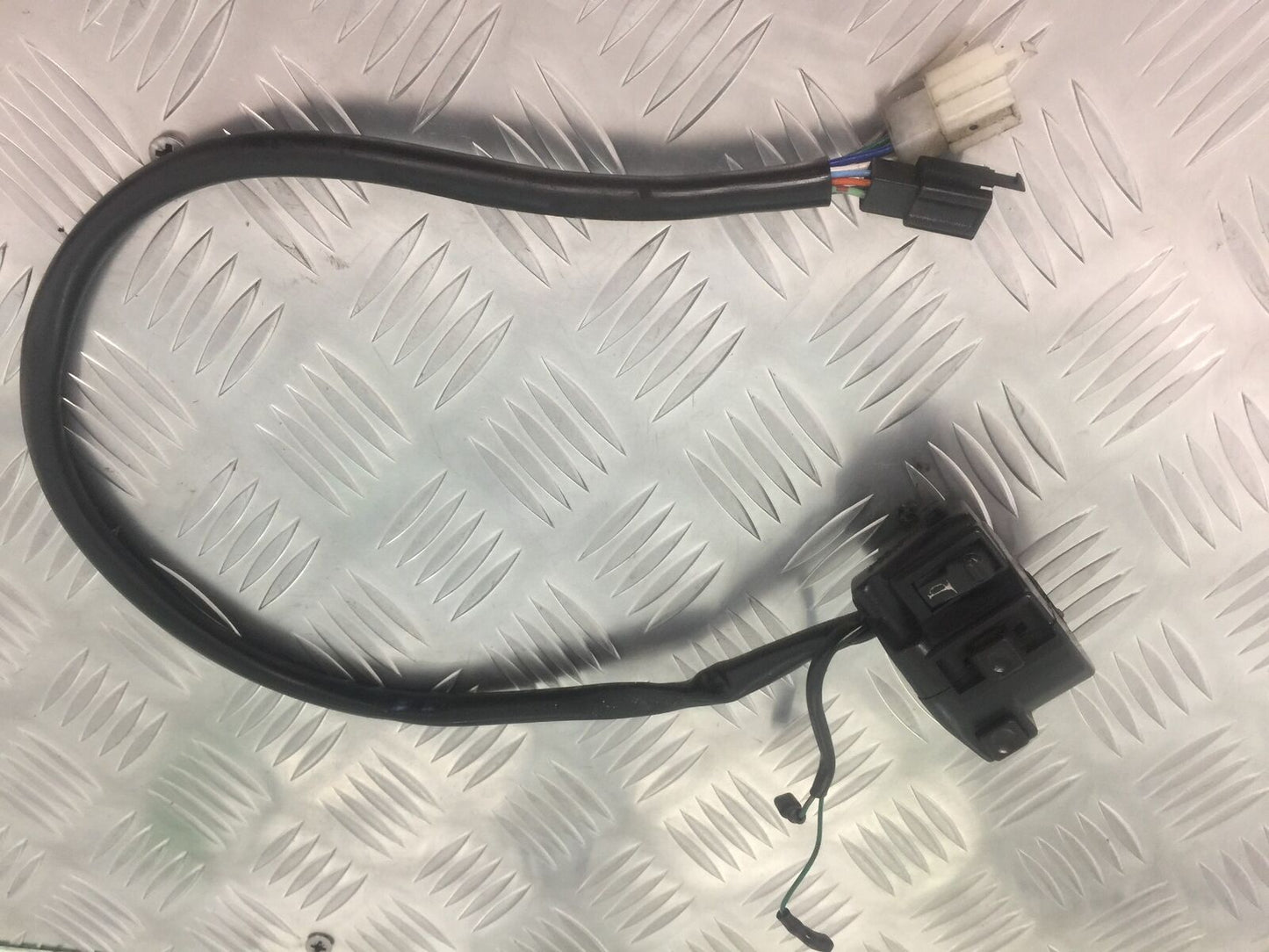 HONDA CBF125 CBF 125 RIGHT SWITCH GEAR YEAR 2009-2014 (STOCK 915)