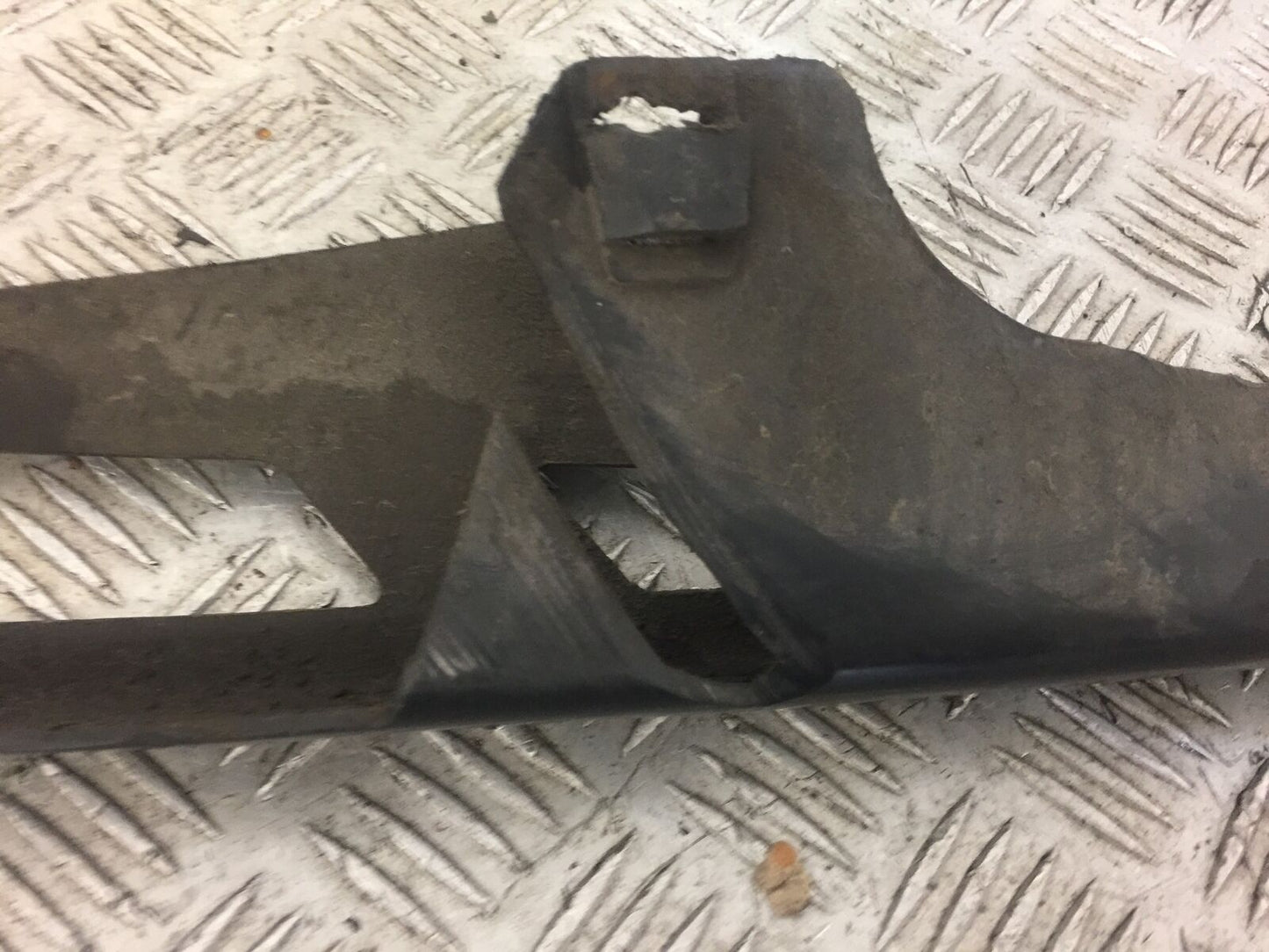 YAMAHA TDM850 TDM 850 CHAIN GUARD YEAR 1992 STOCK 399