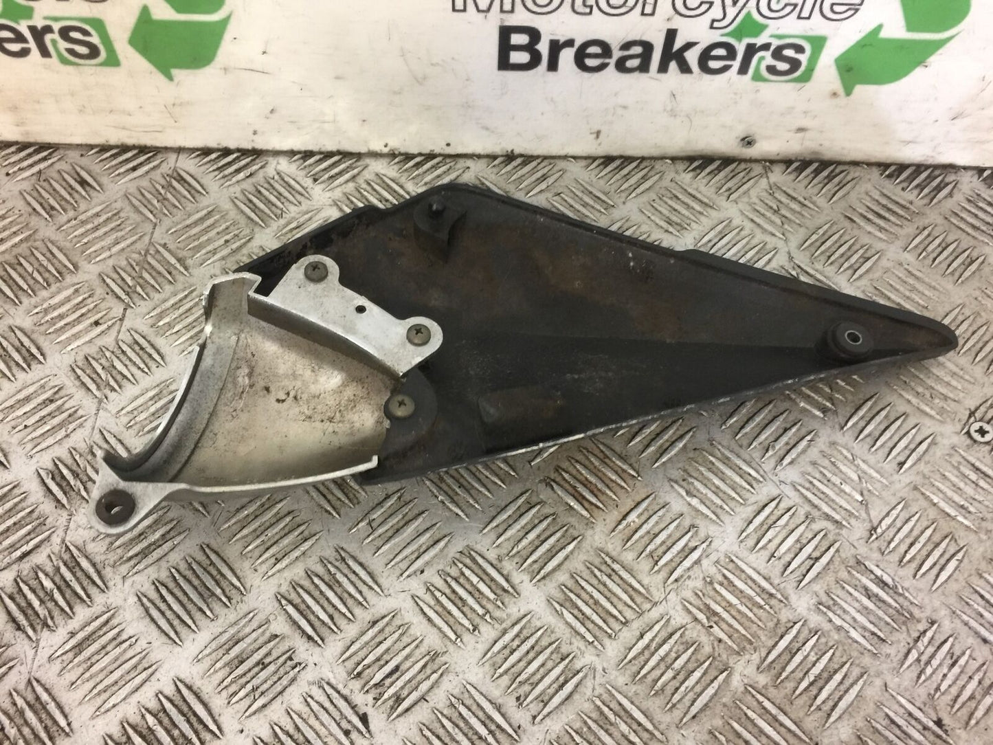 SUZUKI GSF1200 GSF 1200 BANDIT LEFT CARB COVER MK2 YEAR 2003 STOCK 440