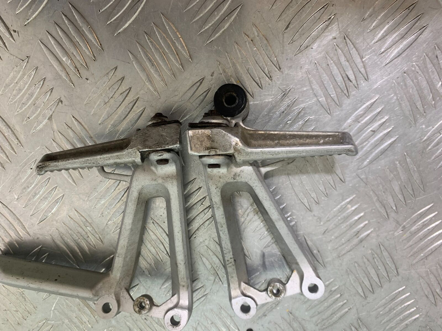 HONDA CBR600 CBR 600 F REAR HANGERS YEAR 2000-2003(CMB1091)
