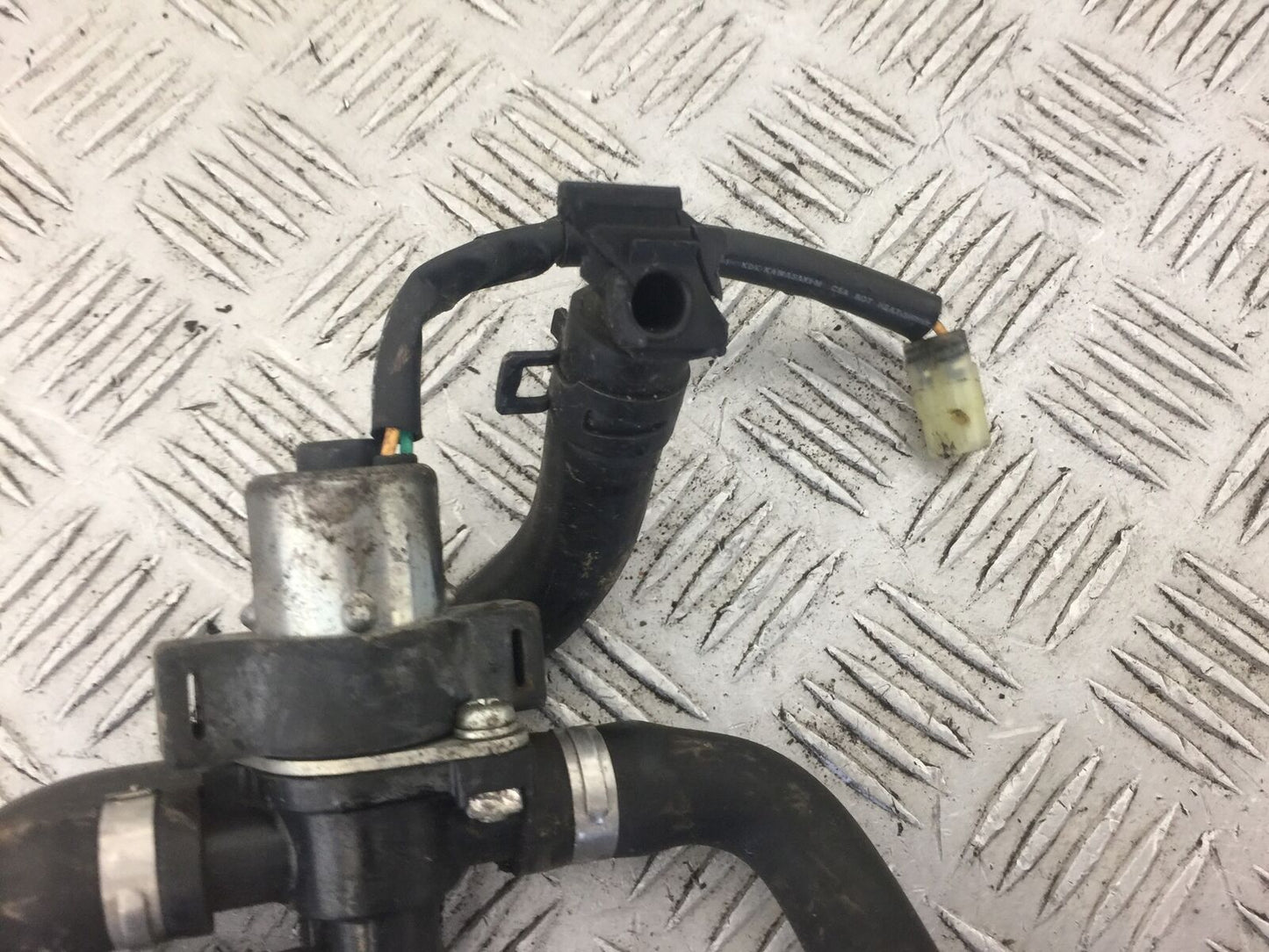 KTM 990 SUPERMOTO KTM 990 SM AIR VALVE YEAR 2008 (STOCK 474)
