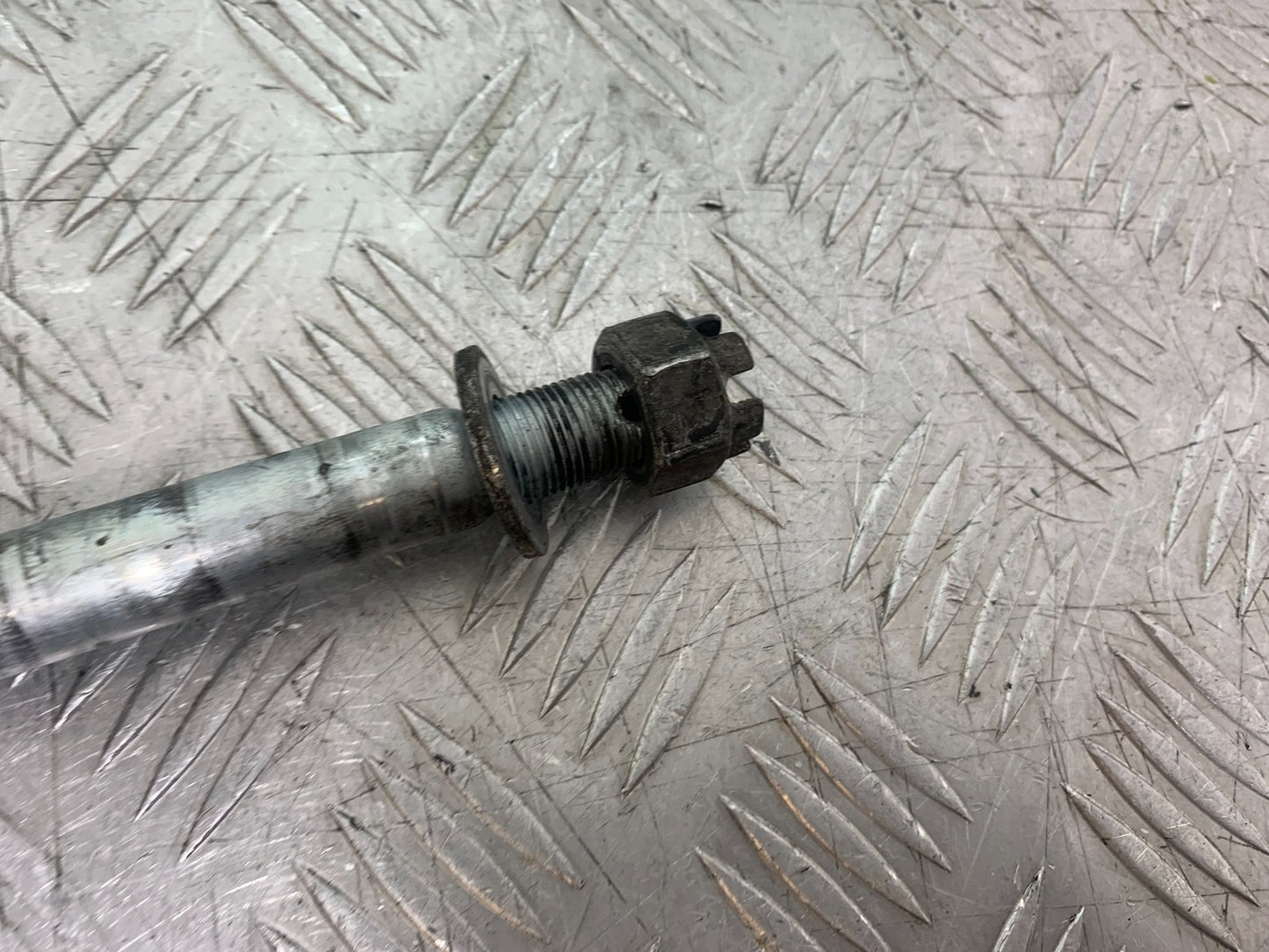 KAWASAKI ER6 N REAR WHEEL SPINDLE YEAR 2012-2017 (CMB1324)