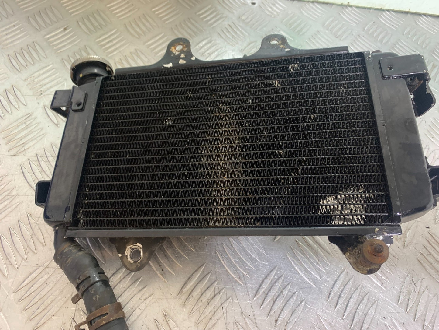 KTM DUKE 125 RADIATOR AND FAN YEAR 2017-2022 (CMB1222)