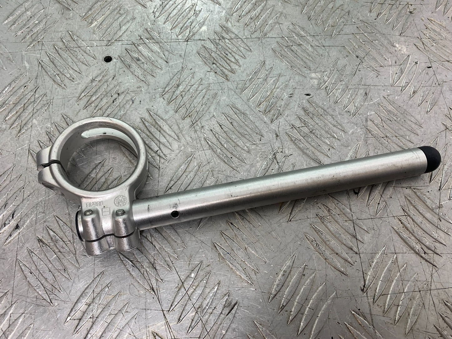 DUCATI 1198 S RIGHT HANDLEBAR YEAR 2009-2011 (CMB1219)