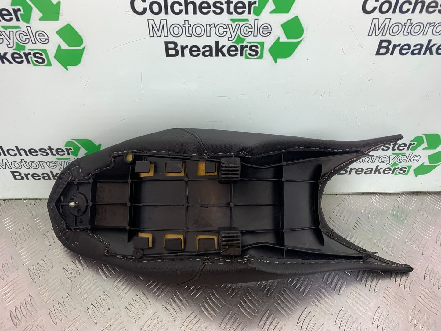 KTM 990 SUPERMOTO T SEAT YEAR 2010-2011 (CMB1032)