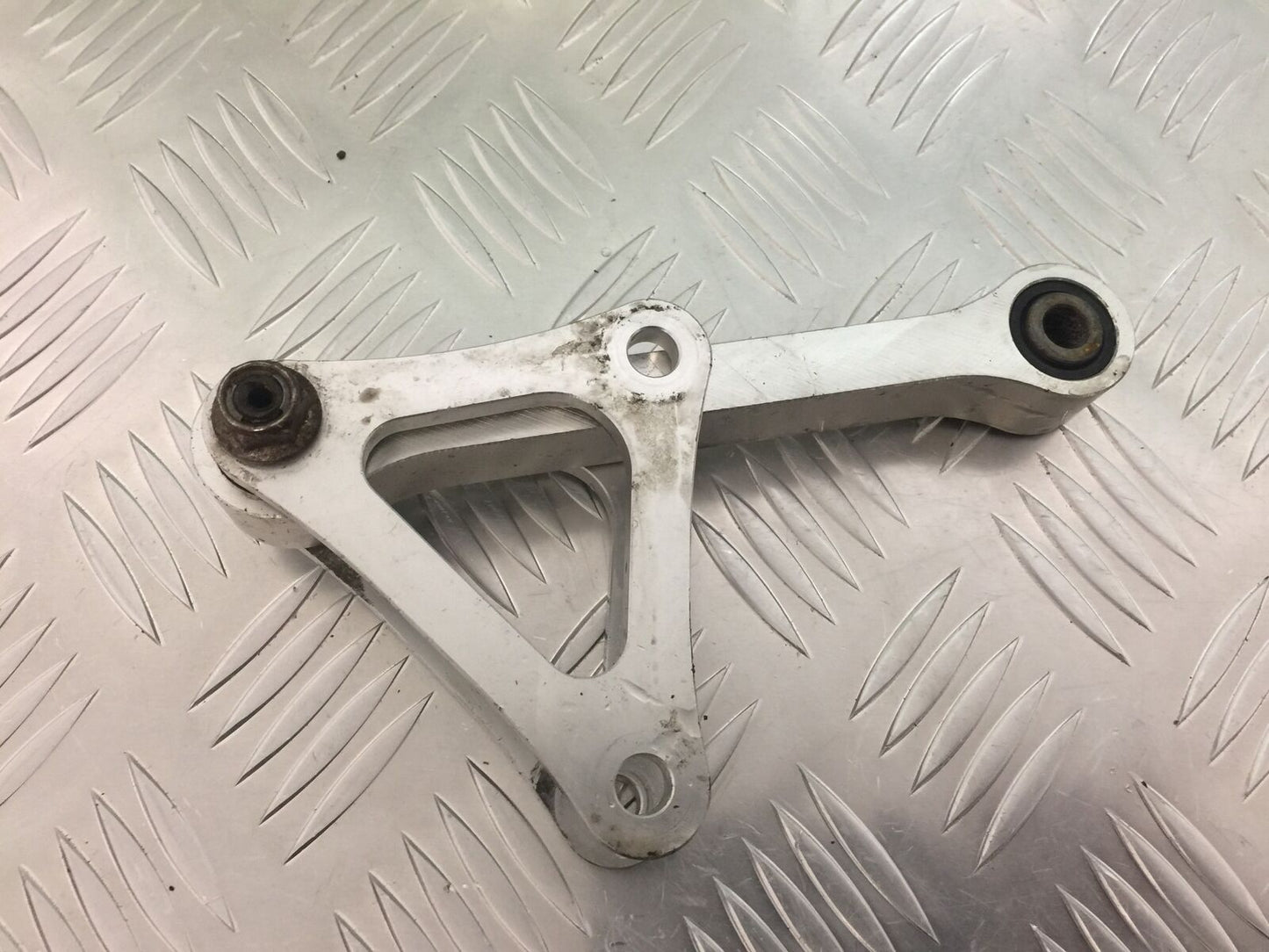 YAMAHA R6 REAR SHOCK LINKAGE YEAR 2004-2005 (STOCK 931)