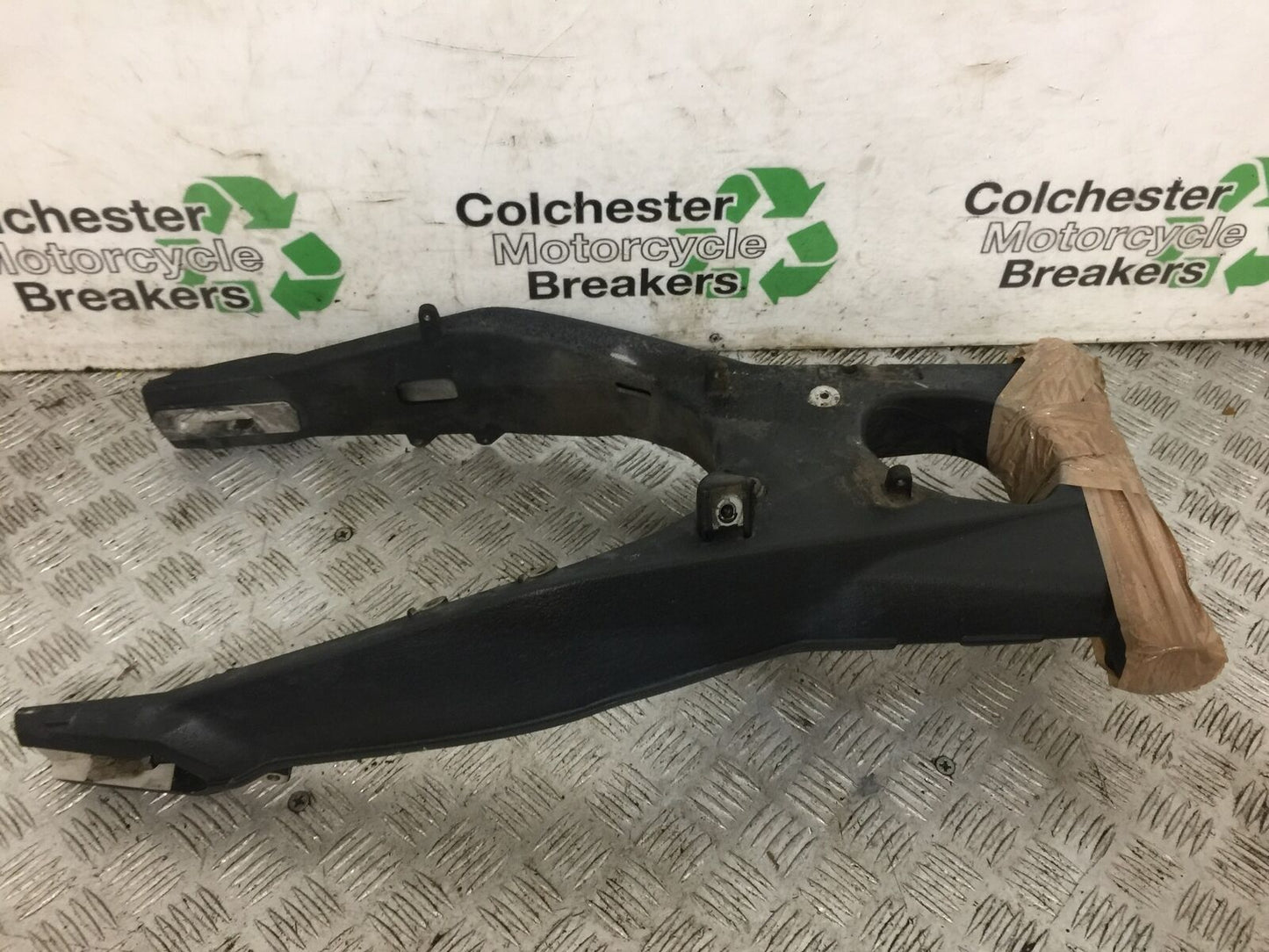 TRIUMPH 675 STREET TRIPLE R SWINGARM YEAR 2016 (STOCK 781)