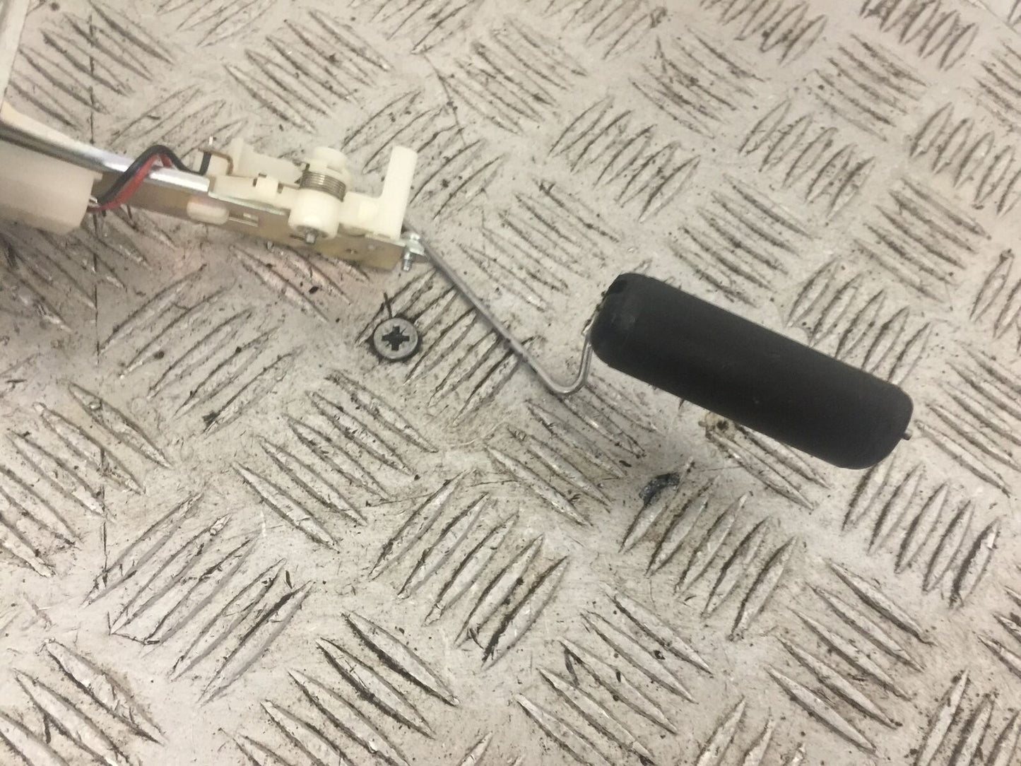 KAWASAKI Z750 Z 750 PETROL TANK SENDER YEAR 2009-2012 (STOCK 810)