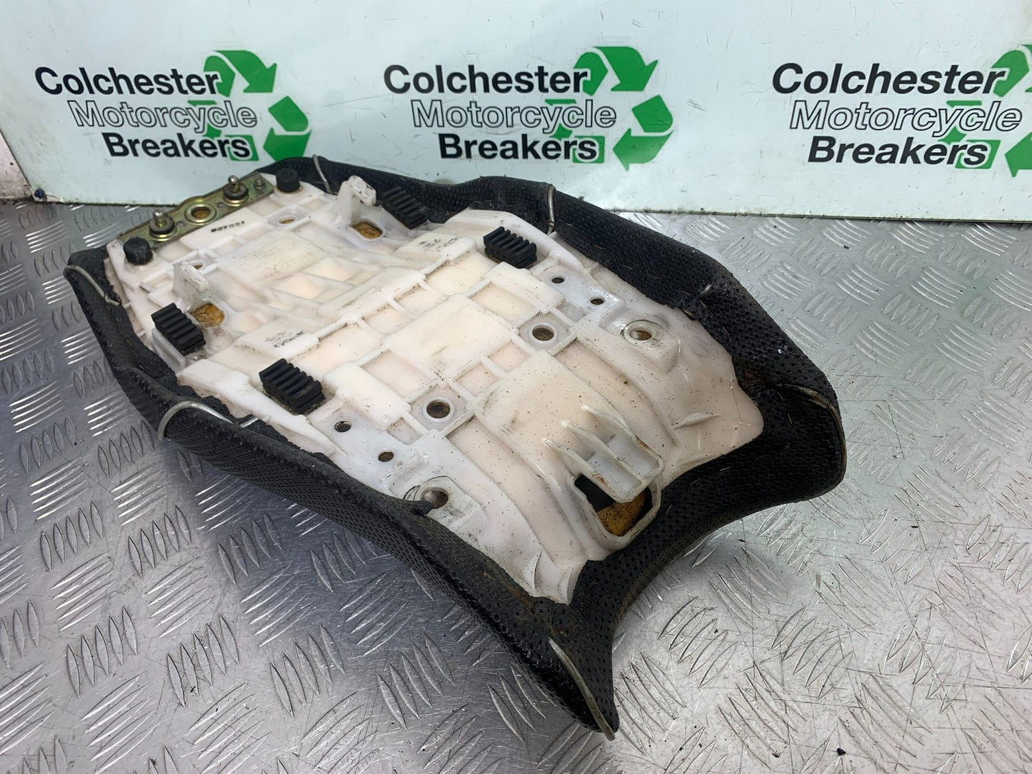 SUZUKI GSF600 GSF 600 BANDIT SEAT 2000-2004 (CMB1269)