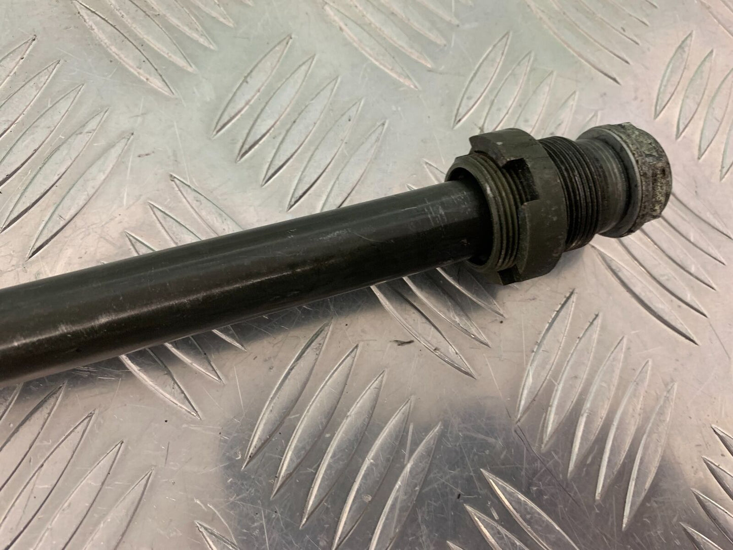 APRILIA RSV1000 R MILLE SWINGARM SPINDLE YEAR 2004-2009 (STOCK 977)