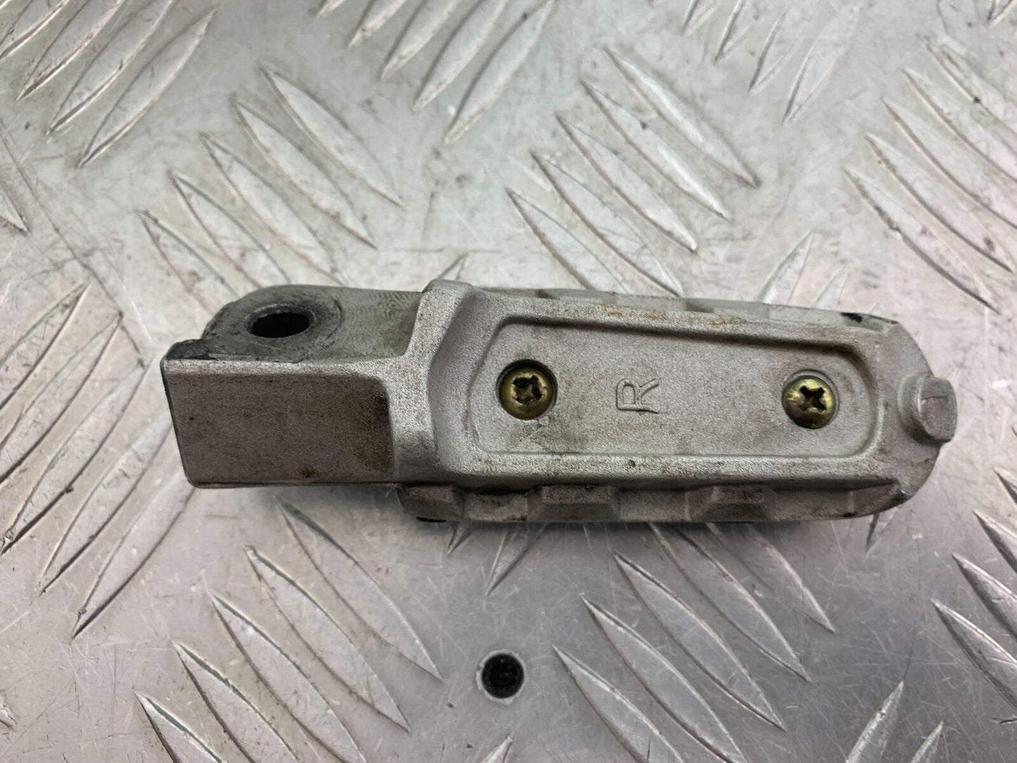BENELLI LEONCINO 500 TRIAL FRONT RIGHT FOOTPEG YEAR 2020 (CMB1106)