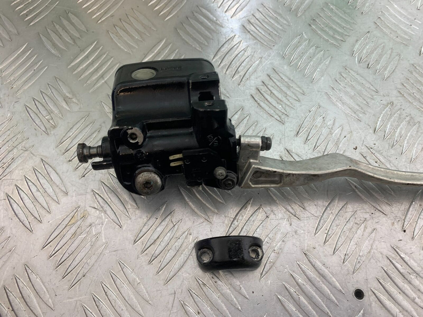 TRIUMPH THUNDERBIRD 1600 FRONT BRAKE MASTER CYLINDER YEAR 2011 (CMB1107)