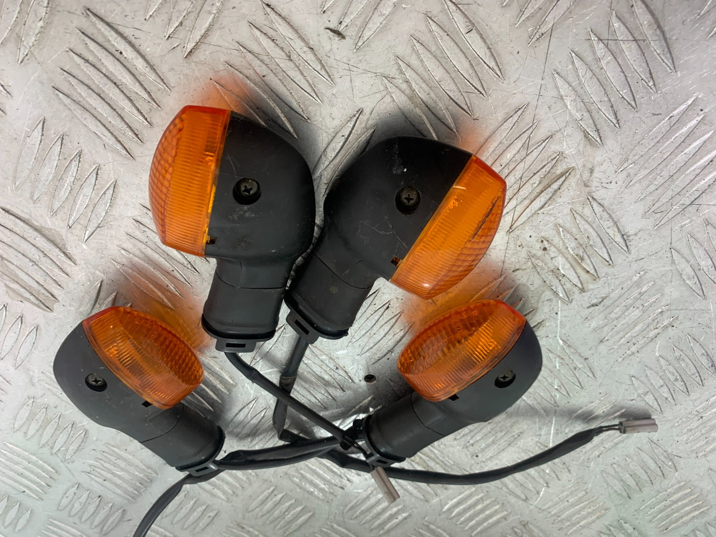 YAMAHA YZF R1 FRONT AND REAR INDICATORS YEAR 2004-2006 (CMB1155)