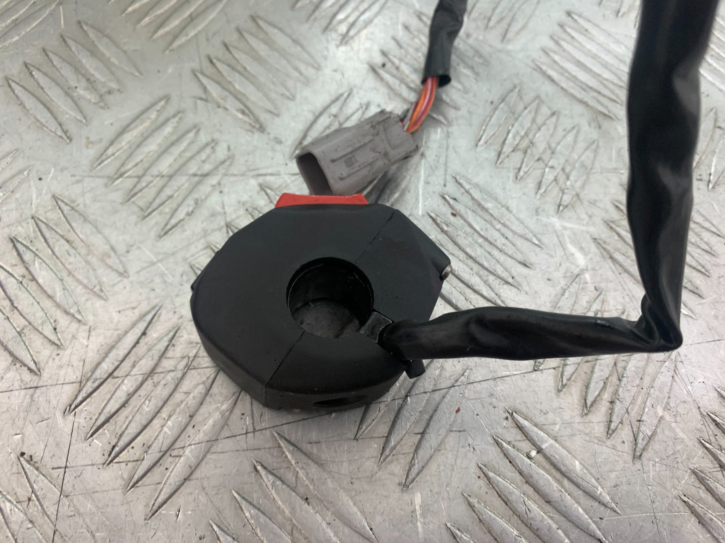 APRILIA RS660 RS 660 RIGHT SWITCH GEAR YEAR 2020-2024 (CMB1202)
