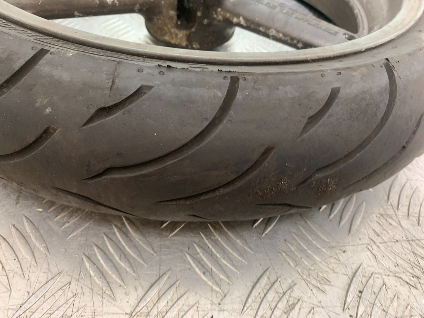 SUZUKI GSF600 GSF 600 BANDIT FRONT WHEEL 2000-2004 (CMB1269)